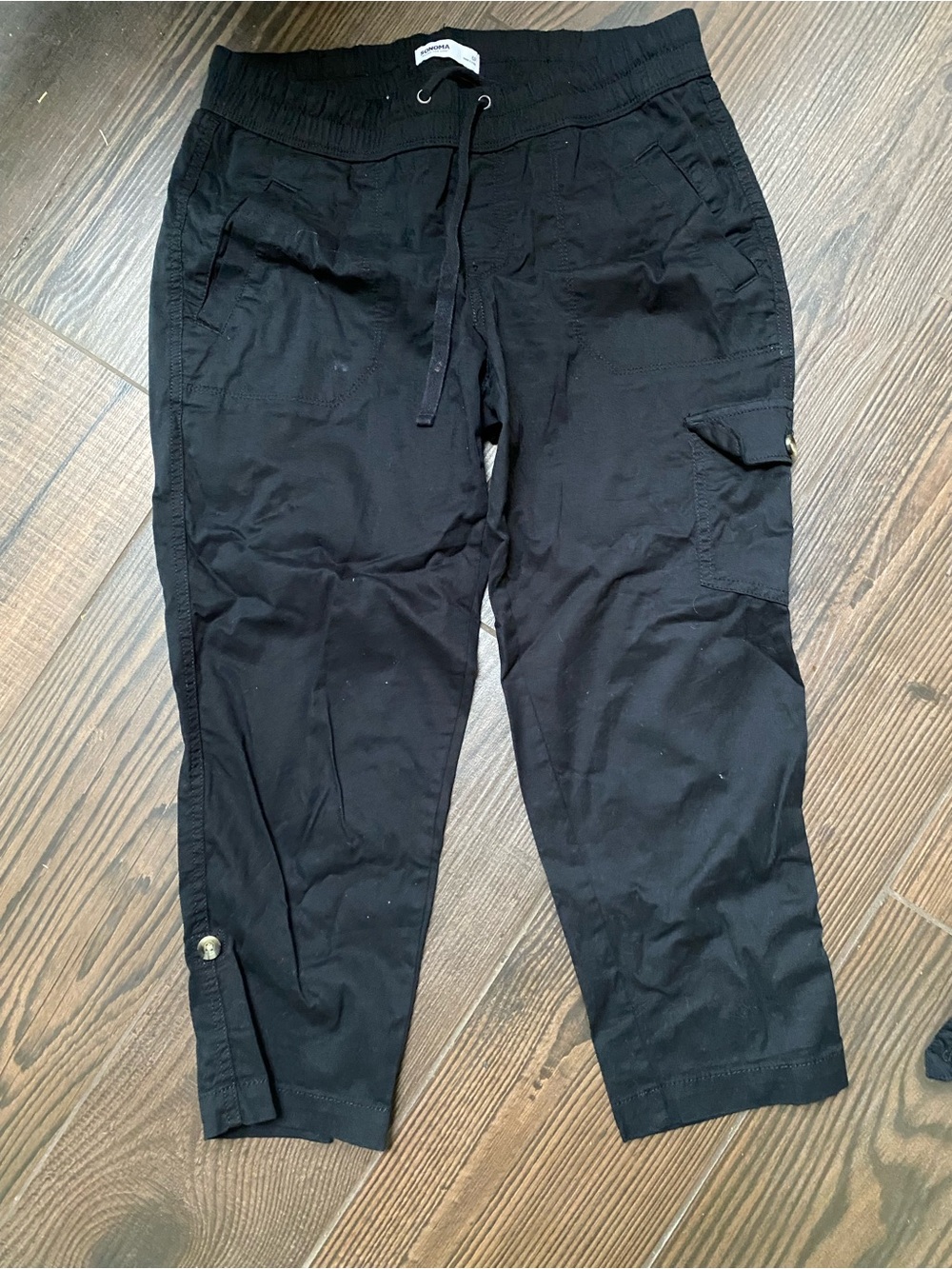 Sonoma Black Cargo Capri Pants